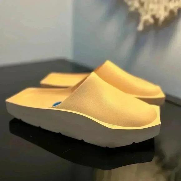 Women's Jordan Hex Mule Celestial Gold Womens Slides Size 10 New - Picture 2 of 6